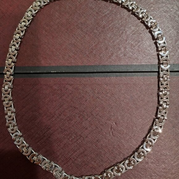 modern men's minimalism - Picture 3 of 3